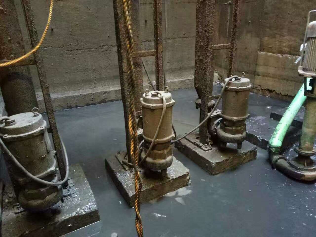 洛宁污水池清理